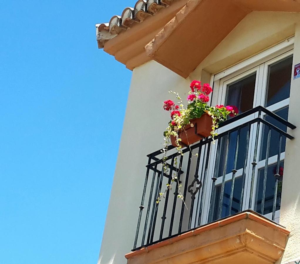 Chalet Trolio Bed & Breakfast Alhendin Exterior photo